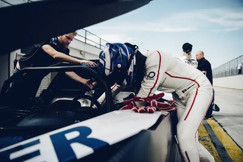 Jamie Vandenbalck — Getting into the cockpit